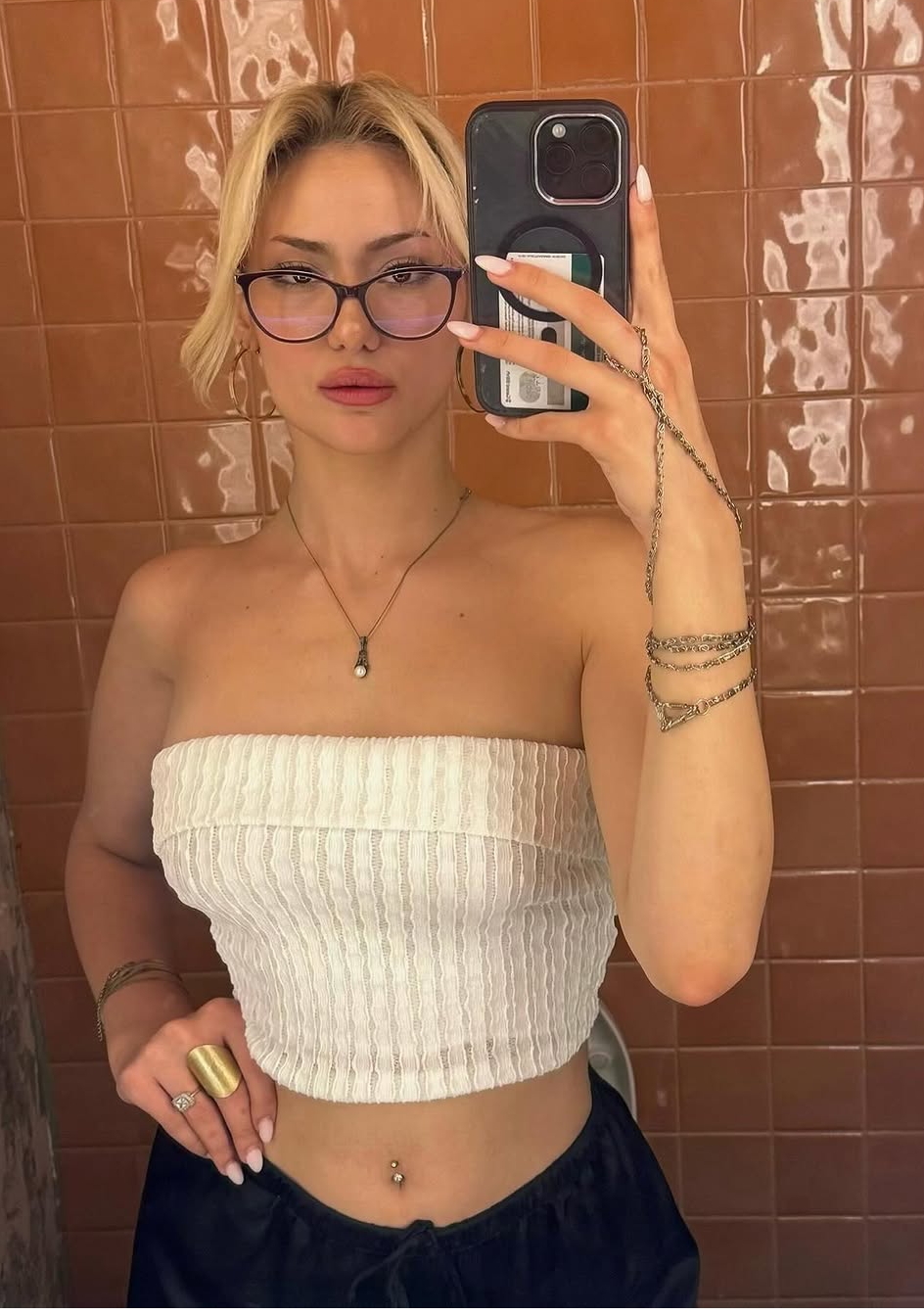 Şirvan Başarılı Kadın Escort Bayan Ekin