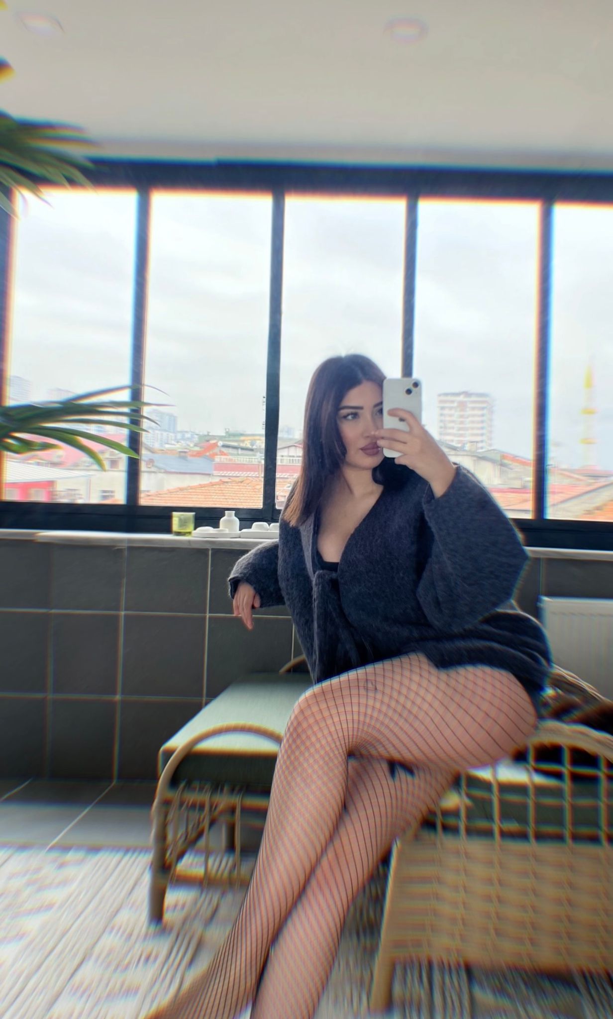 Kırtepe Arabada Görüşen Bayan Escort Alara